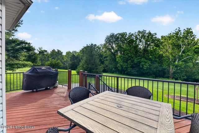 2410 Eastwood Cir, Crestwood, KY 40014