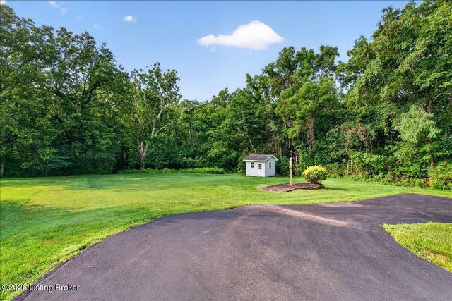 2410 Eastwood Cir, Crestwood, KY 40014