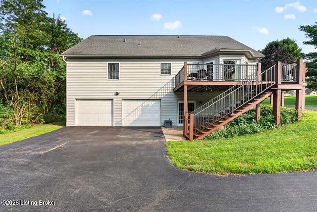 2410 Eastwood Cir, Crestwood, KY 40014