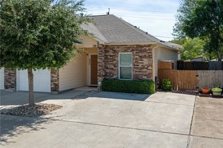 923 Moore Ave, Portland, TX 78374