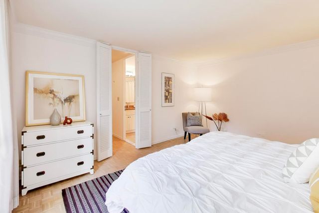 1310 N Ritchie Court 7B, Chicago, IL 60610