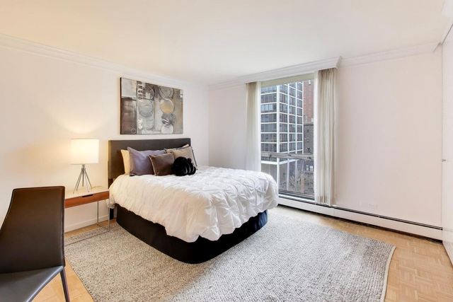 1310 N Ritchie Court 7B, Chicago, IL 60610