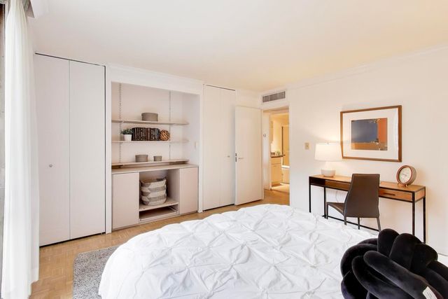 1310 N Ritchie Court 7B, Chicago, IL 60610