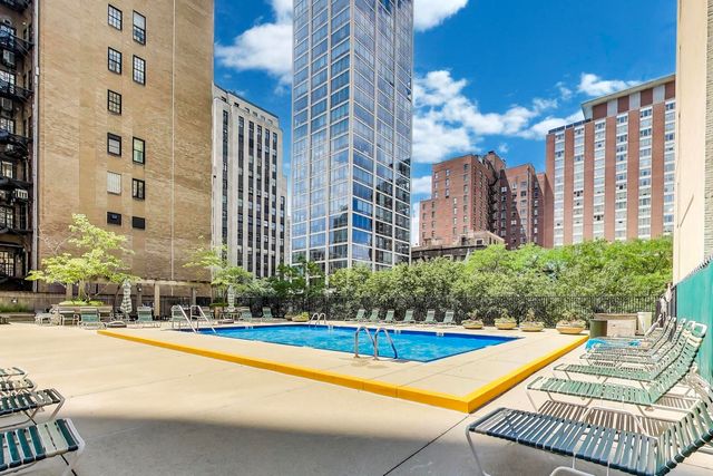 1310 N Ritchie Court 7B, Chicago, IL 60610