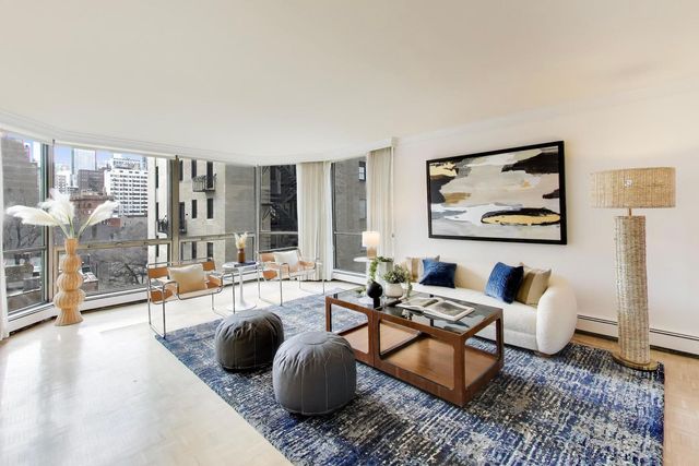 1310 N Ritchie Court 7B, Chicago, IL 60610