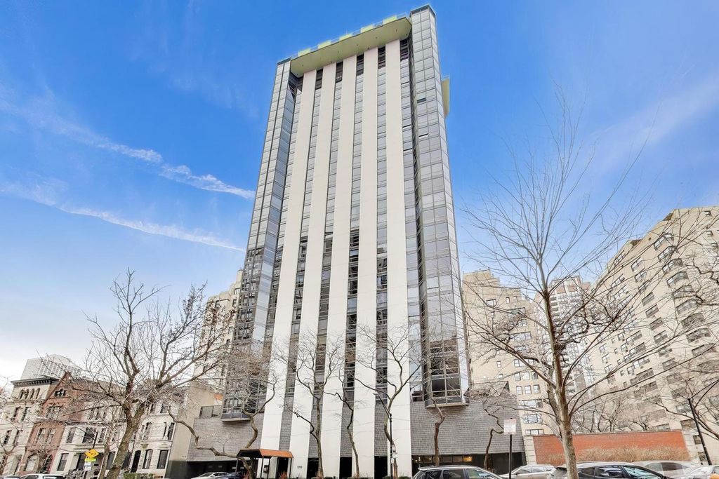 1310 N Ritchie Court 7B, Chicago, IL 60610