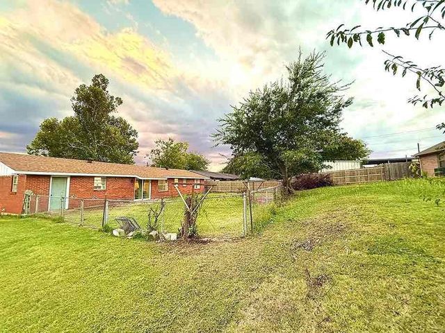 200 Arden Street, Bowie, TX 76230