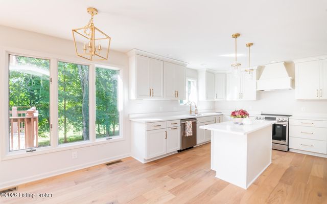 3102 Springstead Cir, Louisville, KY 40241