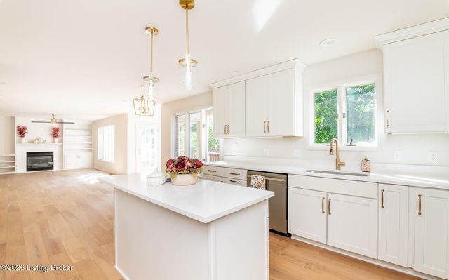 3102 Springstead Cir, Louisville, KY 40241
