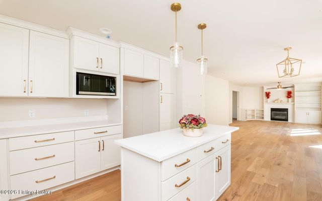 3102 Springstead Cir, Louisville, KY 40241
