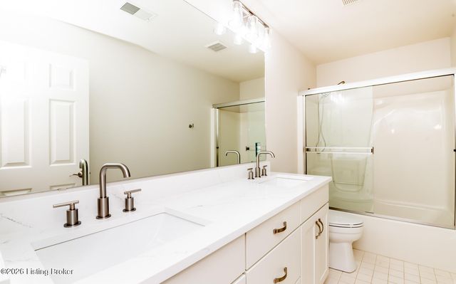 3102 Springstead Cir, Louisville, KY 40241