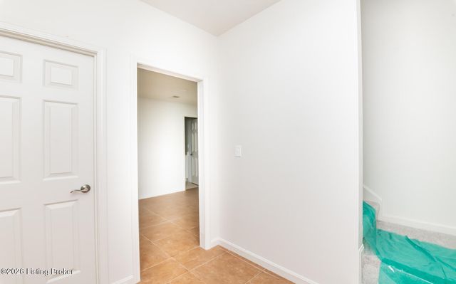 3102 Springstead Cir, Louisville, KY 40241