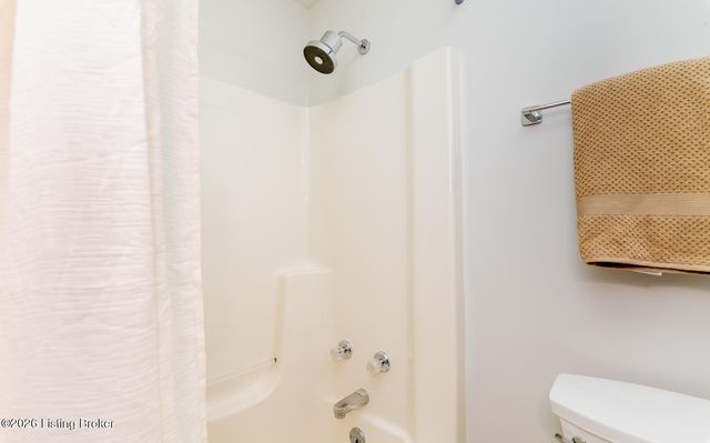 3102 Springstead Cir, Louisville, KY 40241