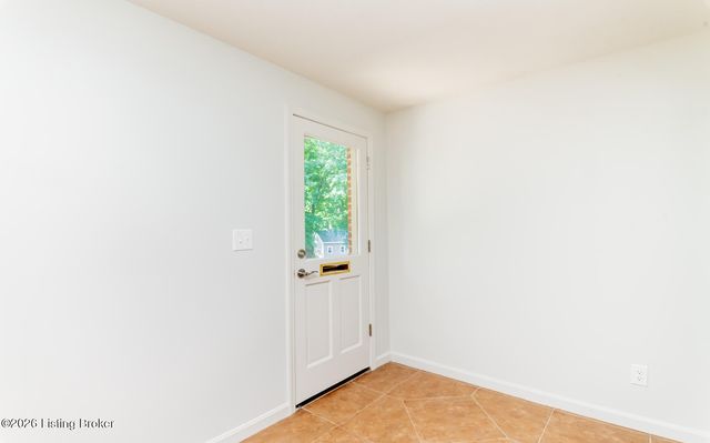 3102 Springstead Cir, Louisville, KY 40241