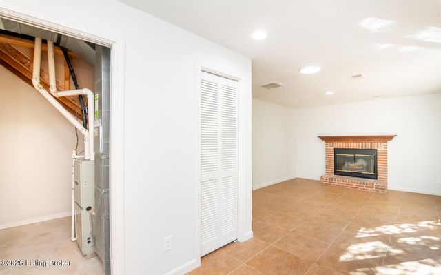 3102 Springstead Cir, Louisville, KY 40241