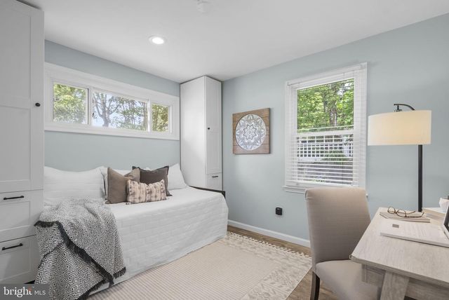 1302 CORAL SEA DR, Rockville, MD 20851
