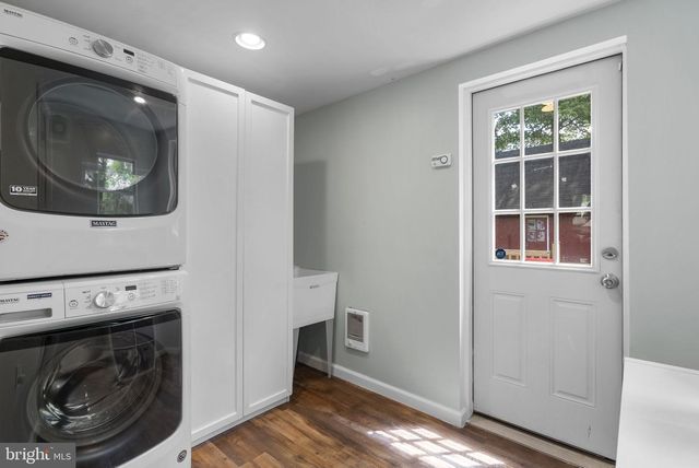 1302 CORAL SEA DR, Rockville, MD 20851