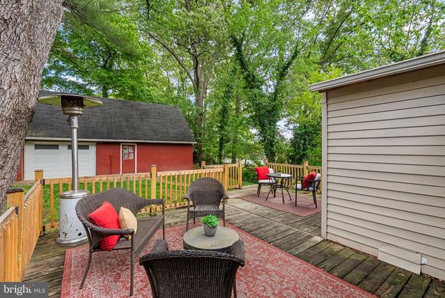 1302 CORAL SEA DR, Rockville, MD 20851