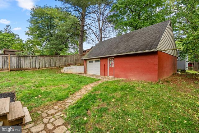 1302 CORAL SEA DR, Rockville, MD 20851