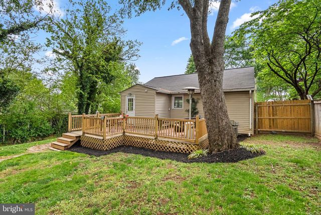 1302 CORAL SEA DR, Rockville, MD 20851