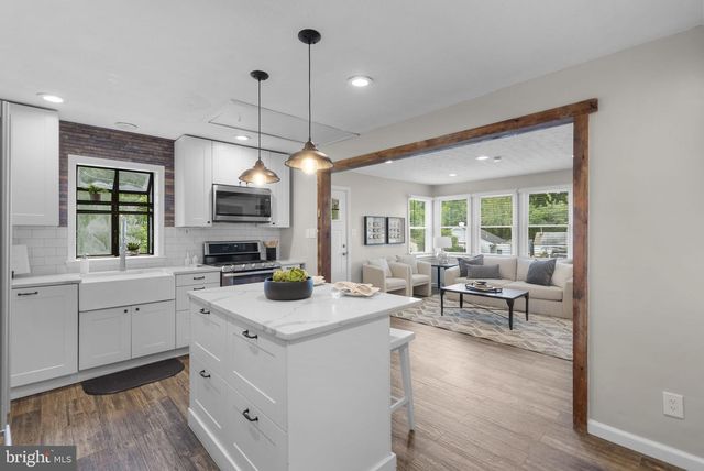 1302 CORAL SEA DR, Rockville, MD 20851