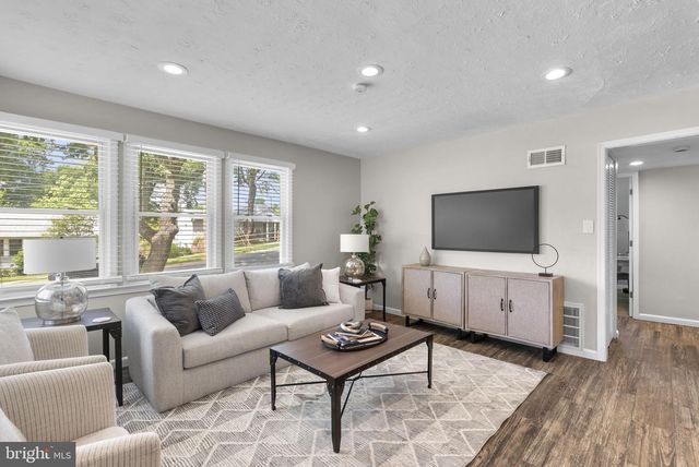 1302 CORAL SEA DR, Rockville, MD 20851