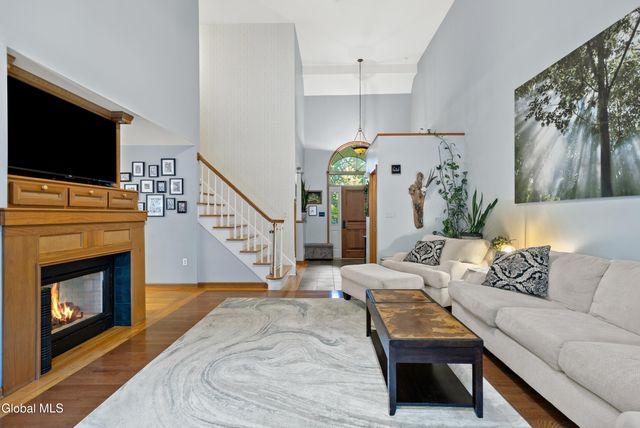 28 Bog Meadow Run, Saratoga Springs, NY 12866