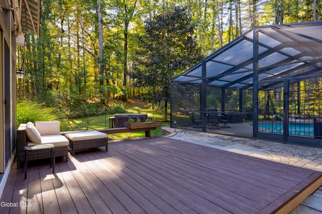 28 Bog Meadow Run, Saratoga Springs, NY 12866