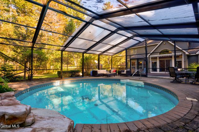 28 Bog Meadow Run, Saratoga Springs, NY 12866