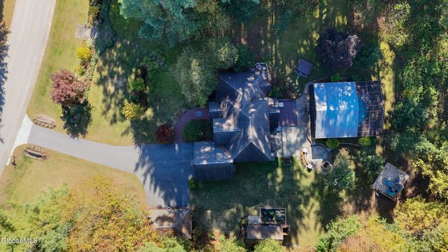 28 Bog Meadow Run, Saratoga Springs, NY 12866