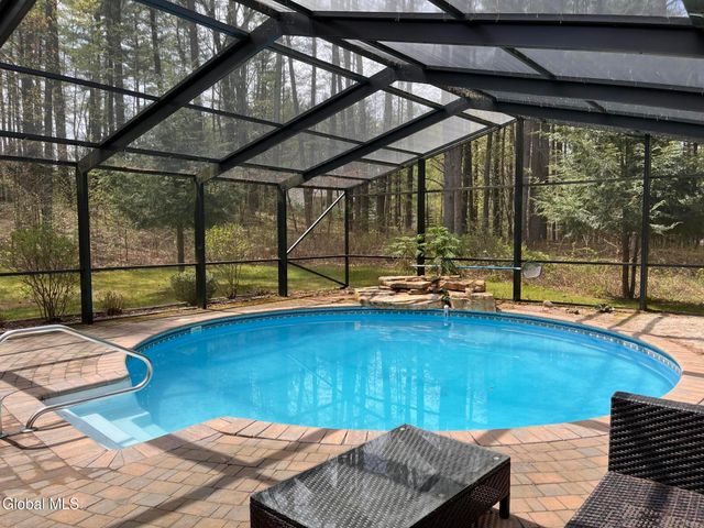 28 Bog Meadow Run, Saratoga Springs, NY 12866