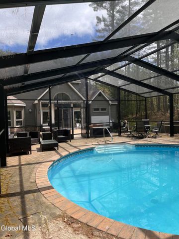 28 Bog Meadow Run, Saratoga Springs, NY 12866