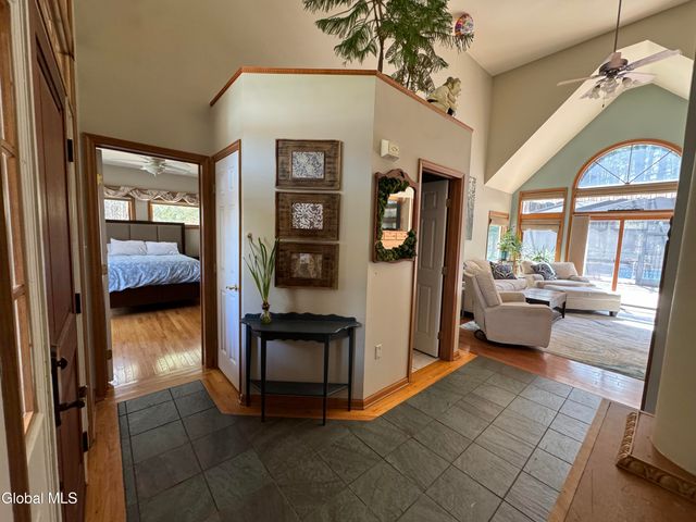 28 Bog Meadow Run, Saratoga Springs, NY 12866