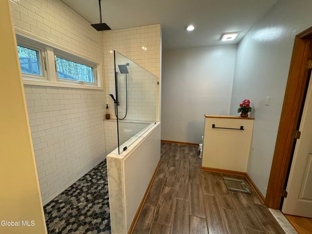 28 Bog Meadow Run, Saratoga Springs, NY 12866