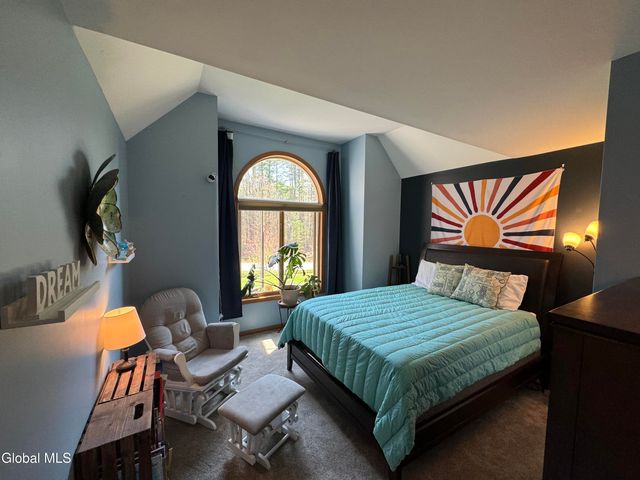 28 Bog Meadow Run, Saratoga Springs, NY 12866