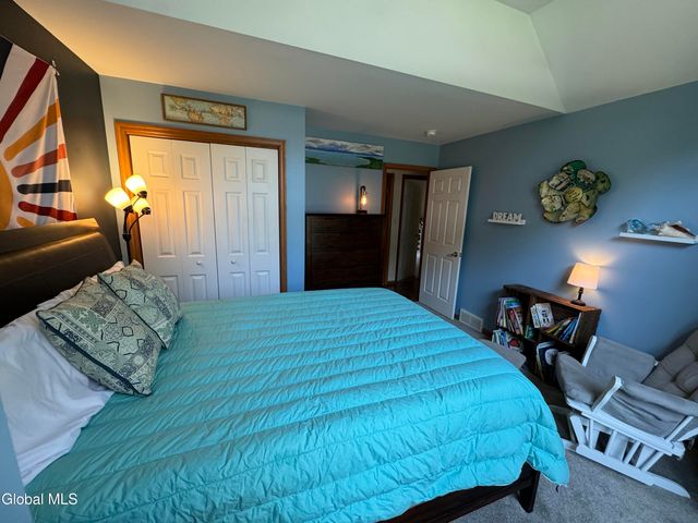 28 Bog Meadow Run, Saratoga Springs, NY 12866