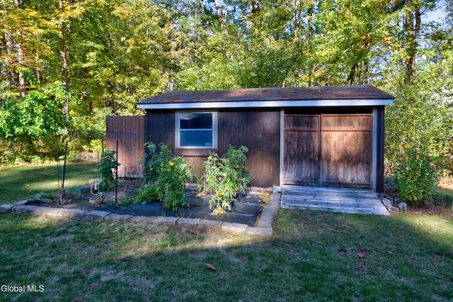 28 Bog Meadow Run, Saratoga Springs, NY 12866