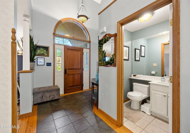 28 Bog Meadow Run, Saratoga Springs, NY 12866