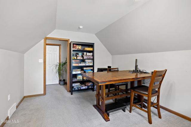 28 Bog Meadow Run, Saratoga Springs, NY 12866