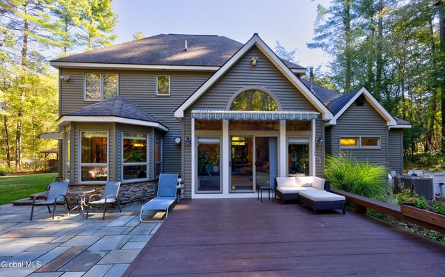 28 Bog Meadow Run, Saratoga Springs, NY 12866