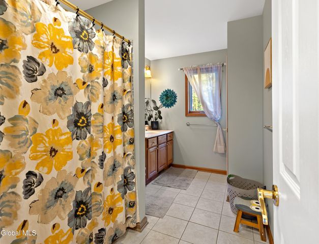 28 Bog Meadow Run, Saratoga Springs, NY 12866