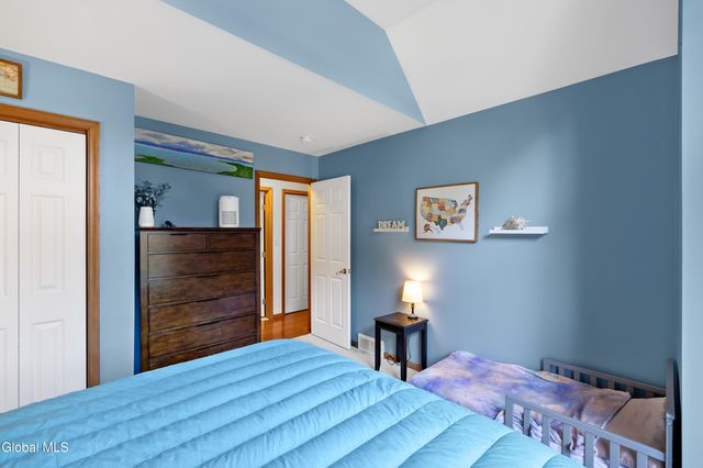 28 Bog Meadow Run, Saratoga Springs, NY 12866