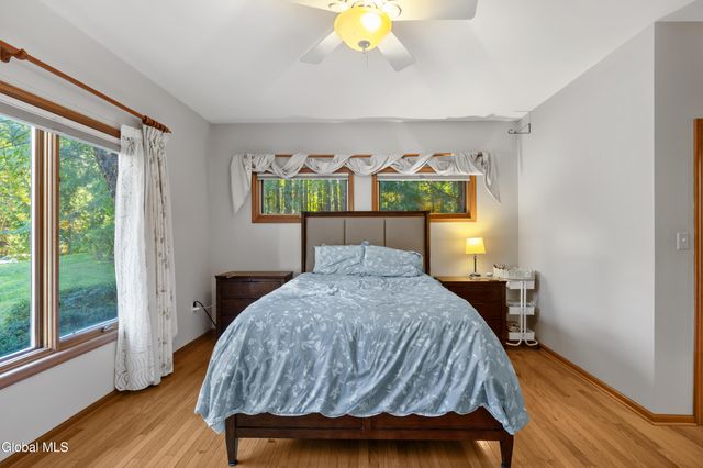 28 Bog Meadow Run, Saratoga Springs, NY 12866