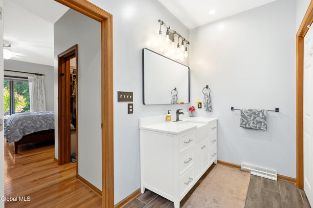 28 Bog Meadow Run, Saratoga Springs, NY 12866