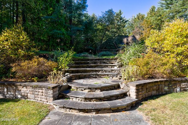 28 Bog Meadow Run, Saratoga Springs, NY 12866