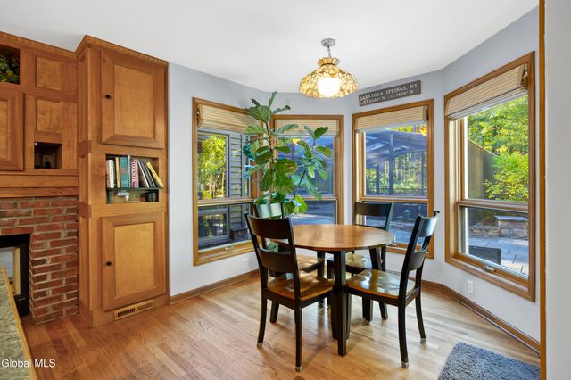 28 Bog Meadow Run, Saratoga Springs, NY 12866