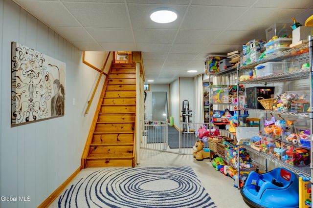 28 Bog Meadow Run, Saratoga Springs, NY 12866