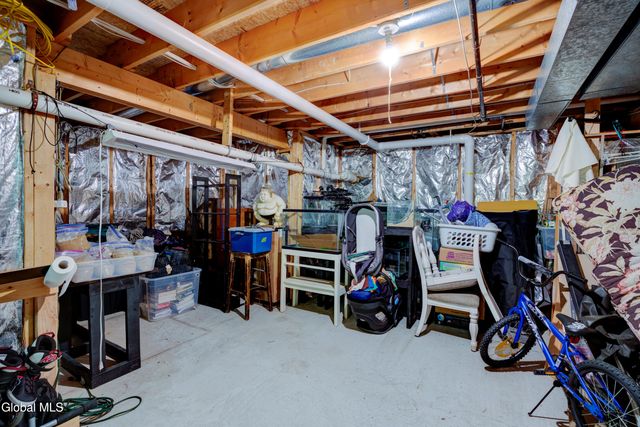 28 Bog Meadow Run, Saratoga Springs, NY 12866