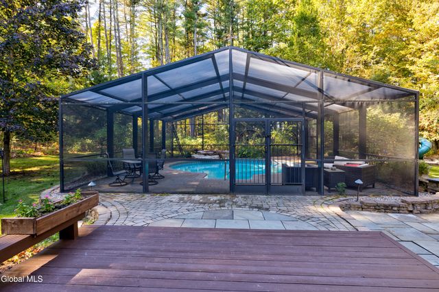 28 Bog Meadow Run, Saratoga Springs, NY 12866