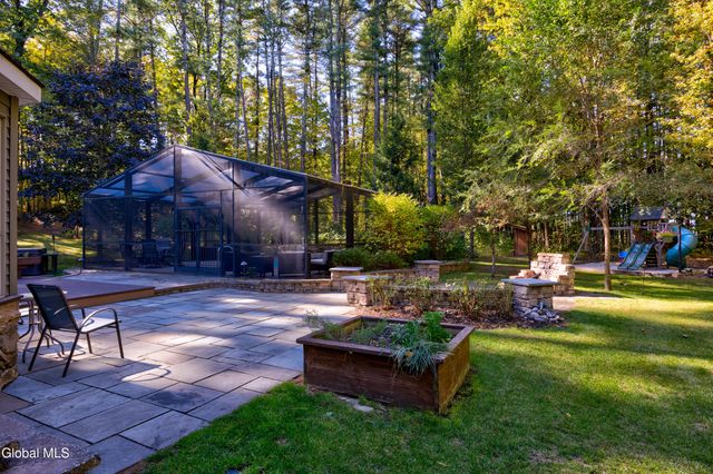 28 Bog Meadow Run, Saratoga Springs, NY 12866